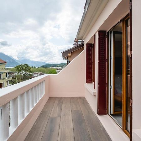 Le Nid Du Favre I - Charming Studio With Stunning Lake View Annecy Bagian luar foto