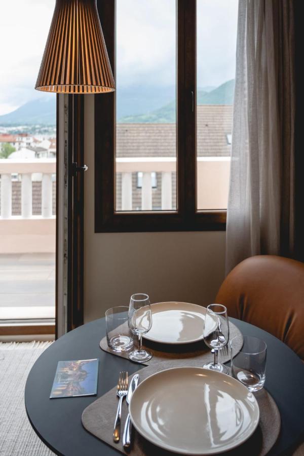 Le Nid Du Favre I - Charming Studio With Stunning Lake View Annecy Bagian luar foto