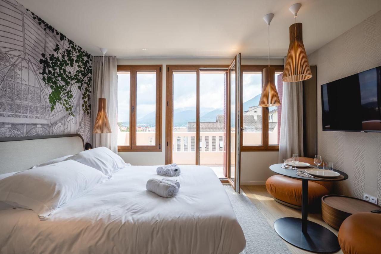 Le Nid Du Favre I - Charming Studio With Stunning Lake View Annecy Bagian luar foto