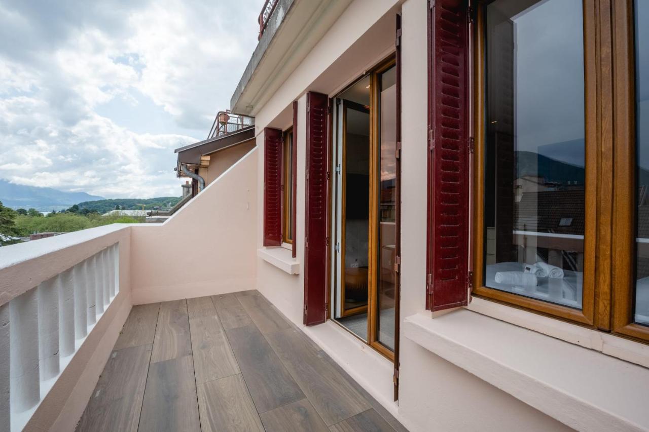 Le Nid Du Favre I - Charming Studio With Stunning Lake View Annecy Bagian luar foto