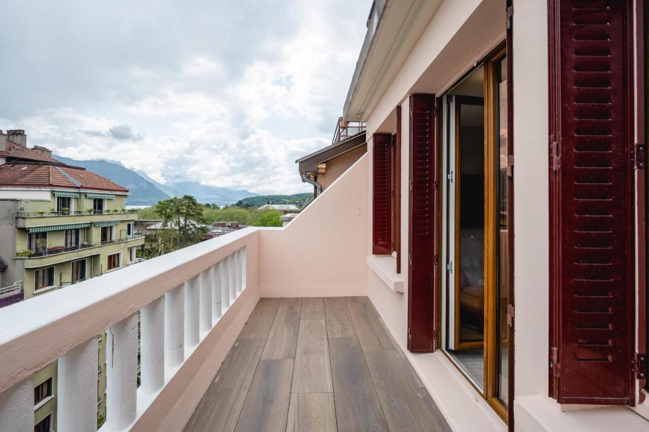 Le Nid Du Favre I - Charming Studio With Stunning Lake View Annecy Bagian luar foto